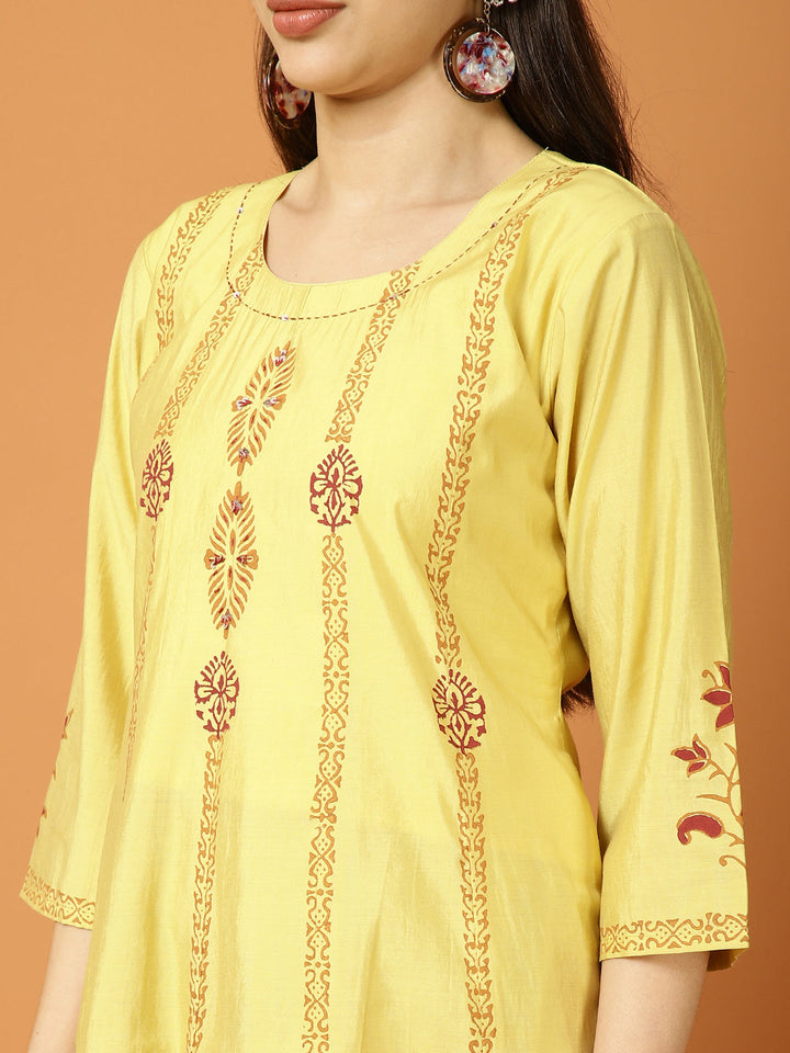 Neck Embroidered Cotton Blend Kurta