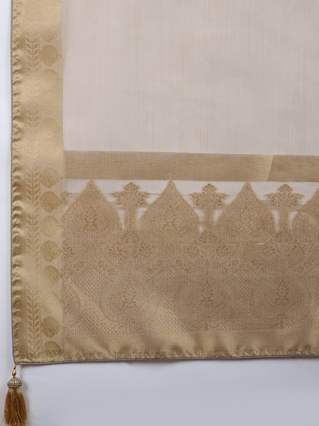 Woven Design Linen Blend Saree