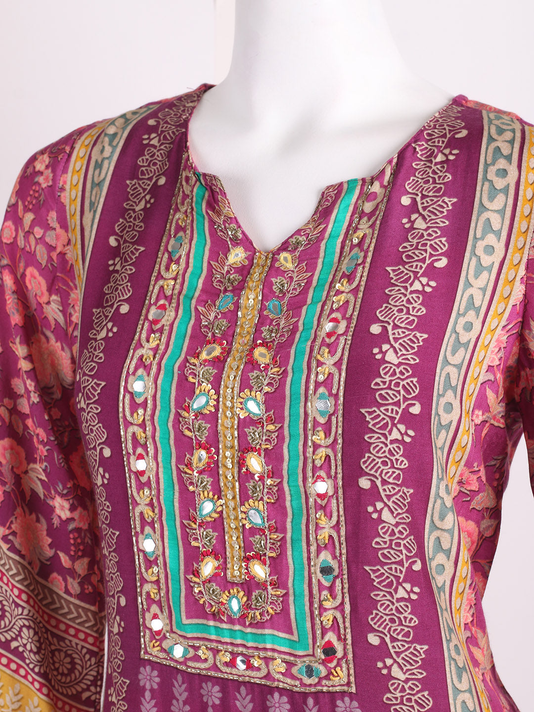 Sequins Embroidery Muslin Kurta With Pants &amp; Dupatta
