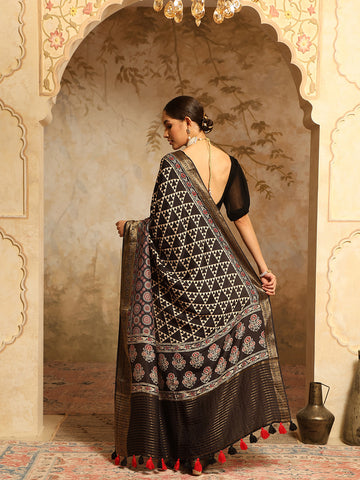 embroidery saree