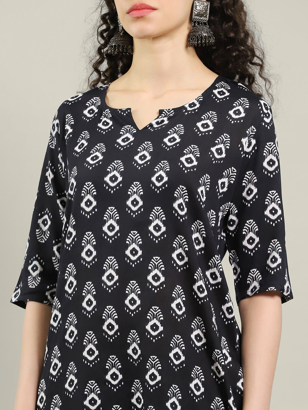 Printed Cotton Blend Kurta & Pants