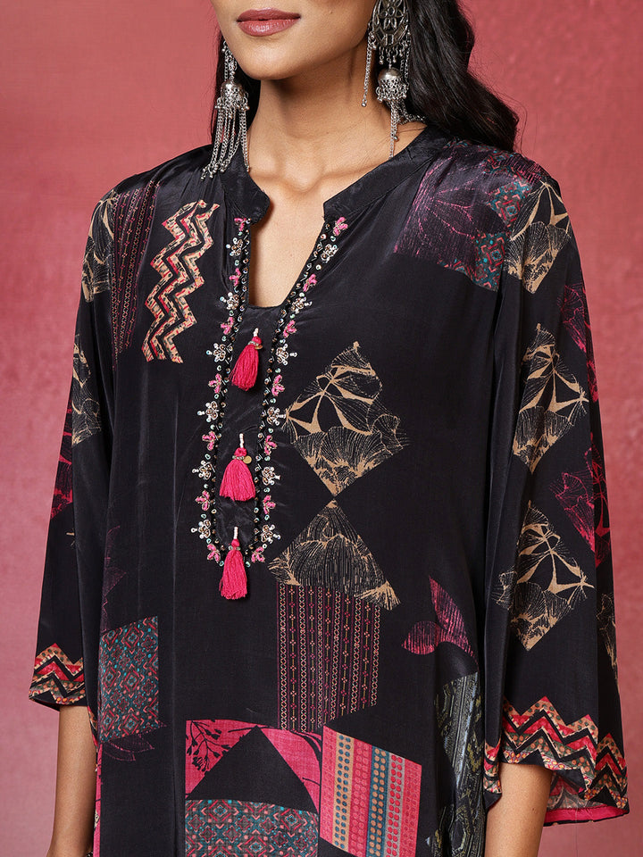 Thread Embroidered Crepe Kurta With Pants