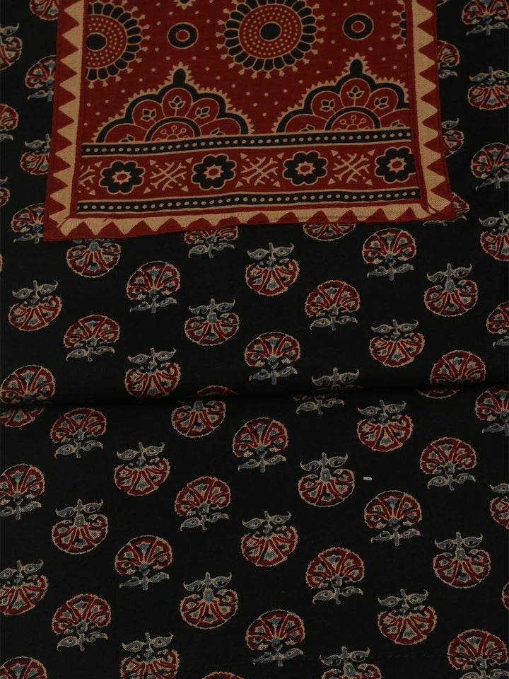 Printed Cotton Unstitched Suits Printed Suit With Pant &amp; Dupatta