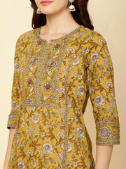 Floral Printed Cotton Straight Kurta With Pants