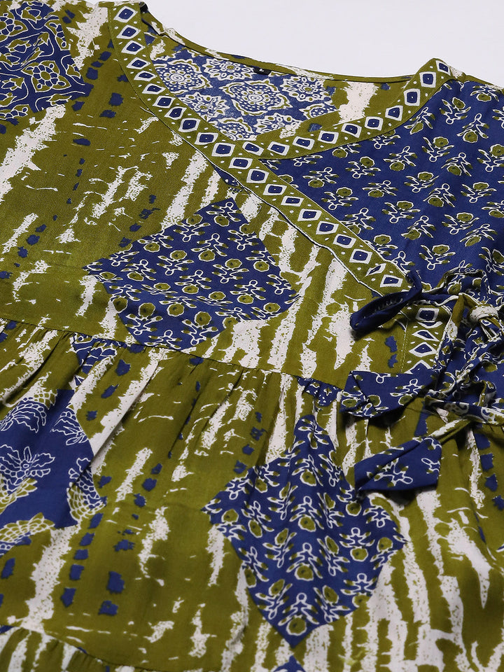 Printed Cotton Blend Kurta &amp; Pants