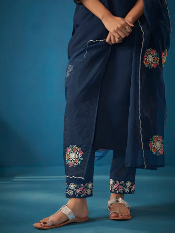 Neck Embroidered Organza Kurta With Pants & Dupatta