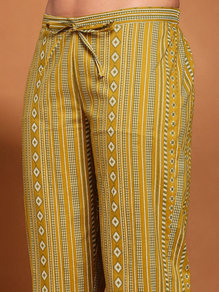 Printed Cotton Blend Kurta With Pant