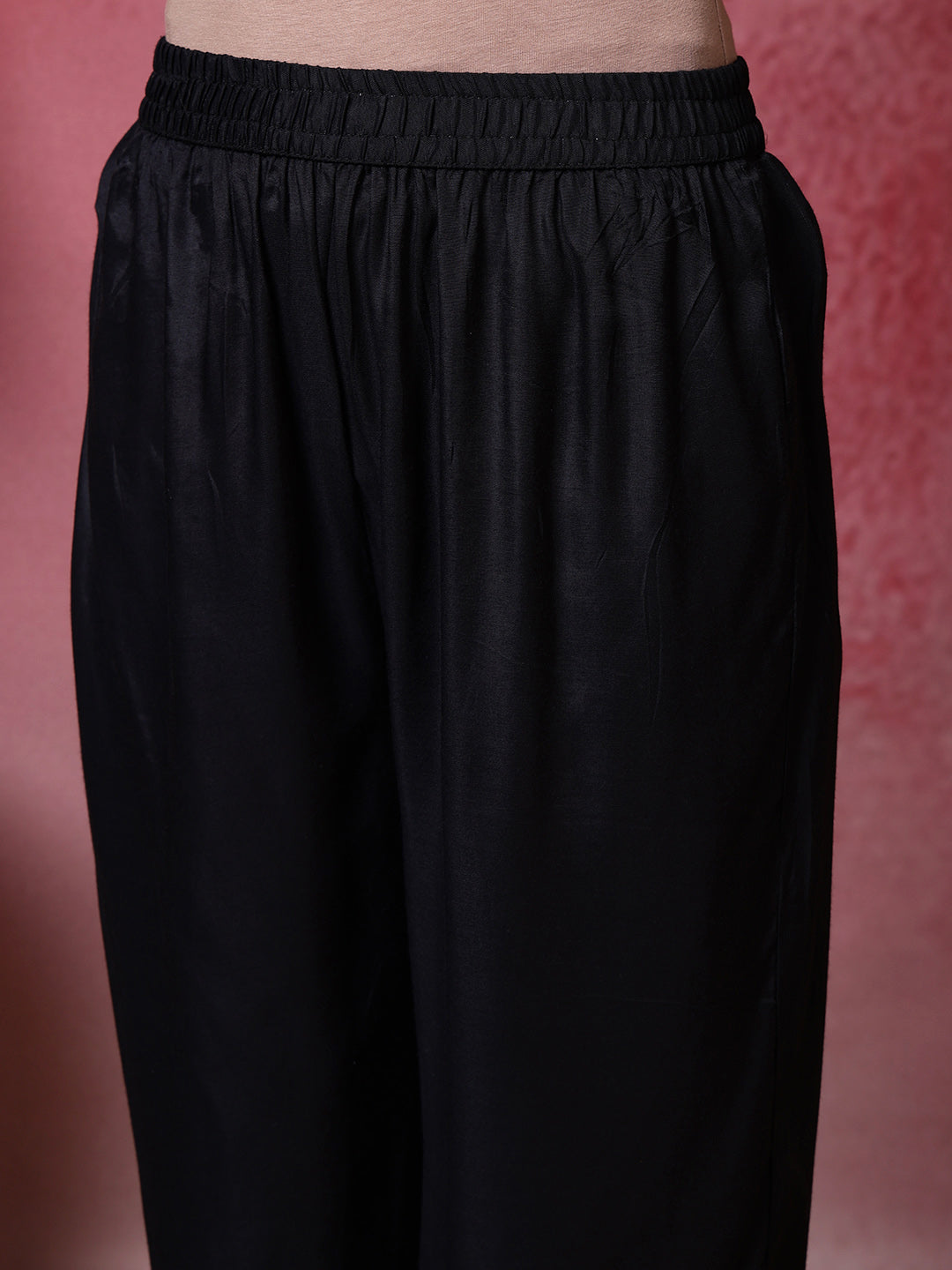 Thread Embroidered Crepe Kurta With Pants