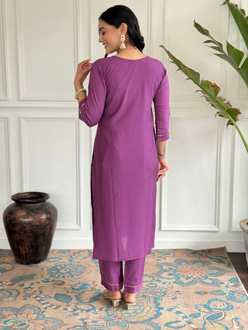 Neck Embroidered Chanderi Kurta With Pants & Dupatta