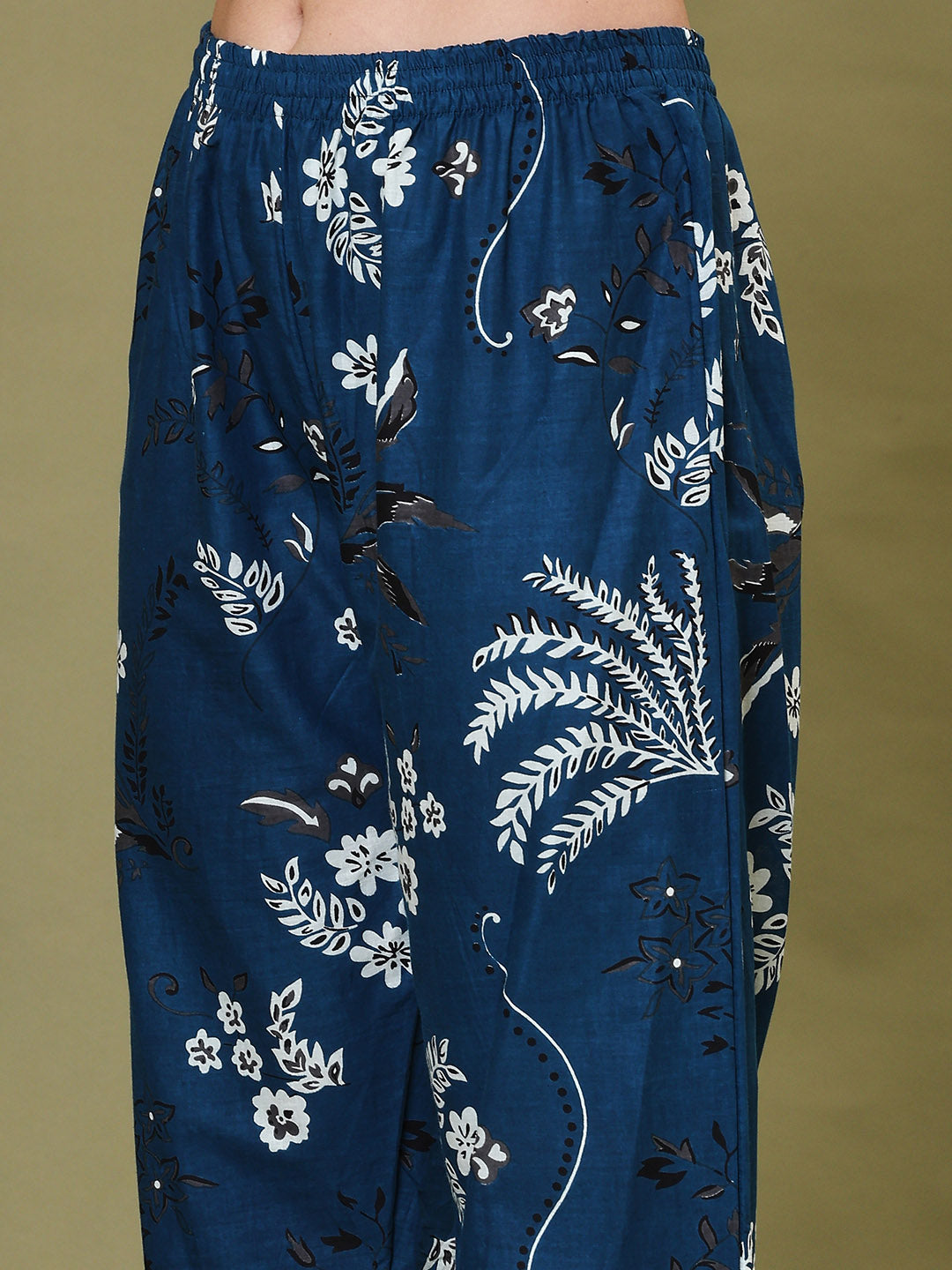 Digital Printed Cotton Blend Kurta With Pants