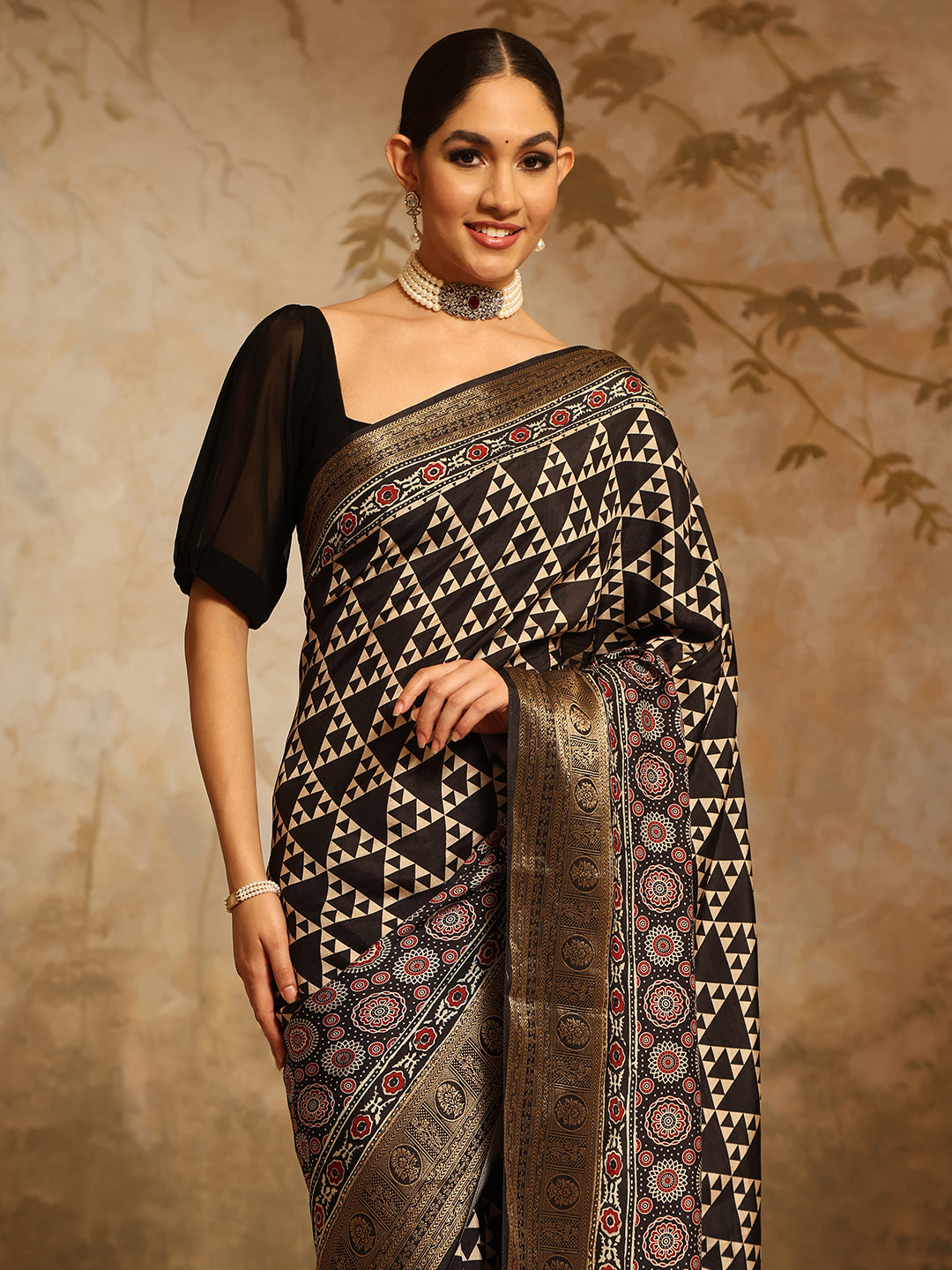 embroidery saree