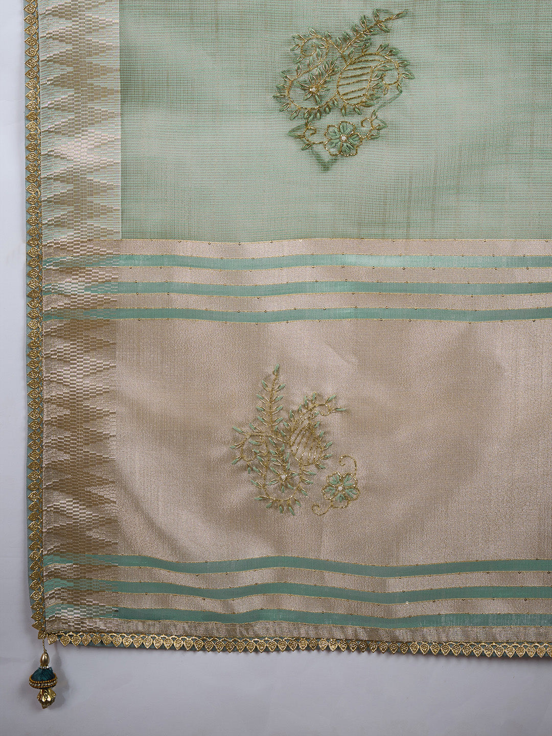 Thread Embroidered Woven Border Linen Saree