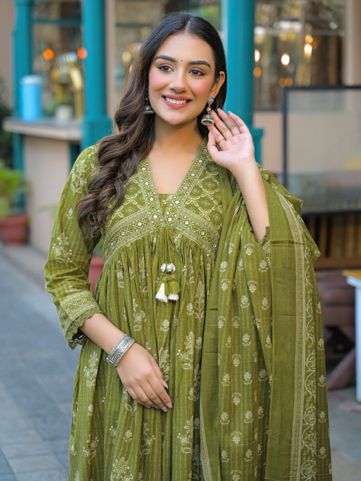 Green Cotton Blend Printed Straight Suit Set