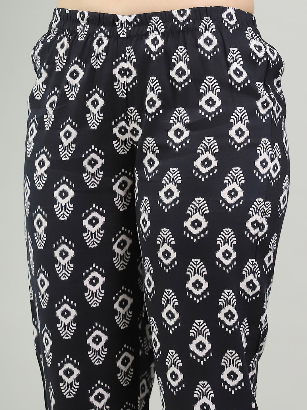 Printed Cotton Blend Kurta &amp; Pants