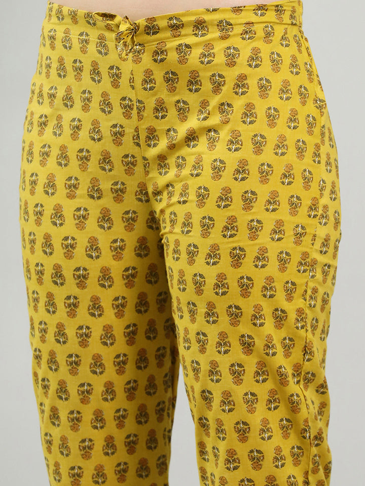 Printed Cotton Blend Kurta &amp; Pants