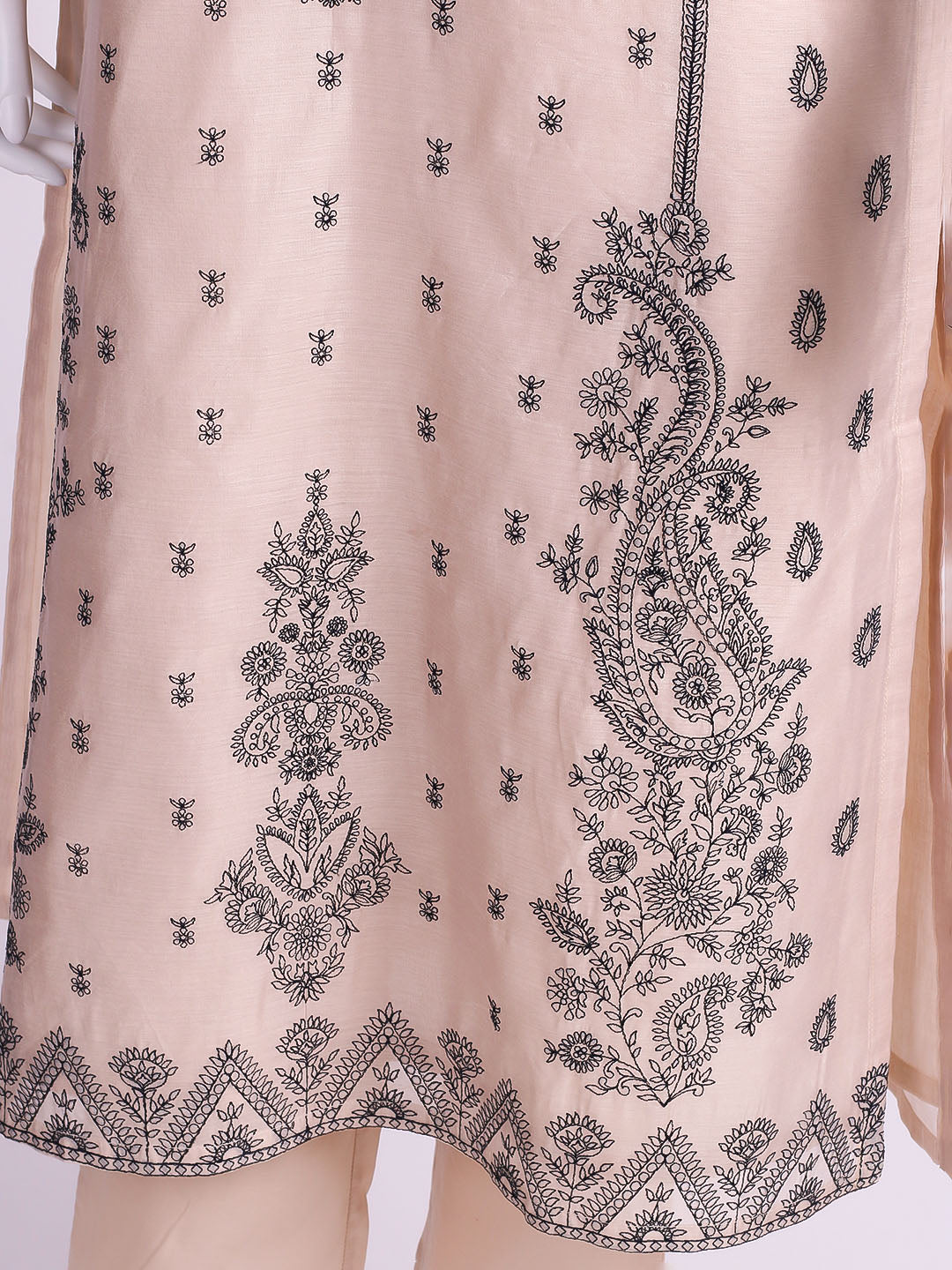 Embroidered Chanderi Kurta With Pant & Dupatta