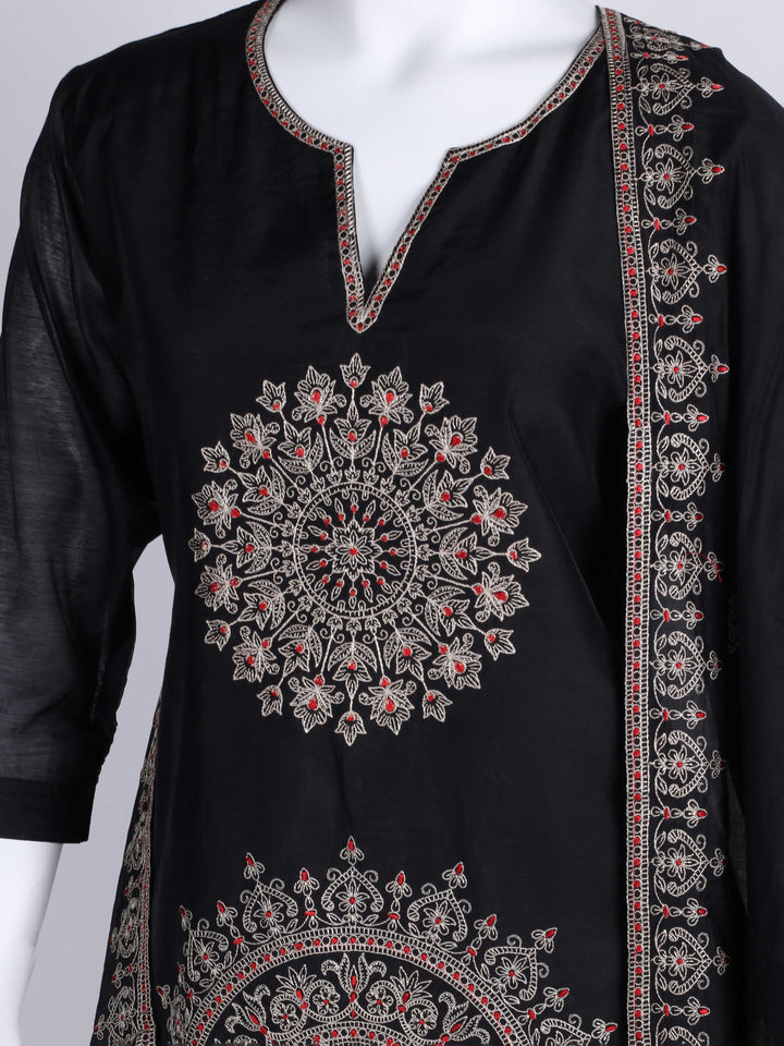 Embroidered Chanderi Kurta With Pants &amp; Dupatta