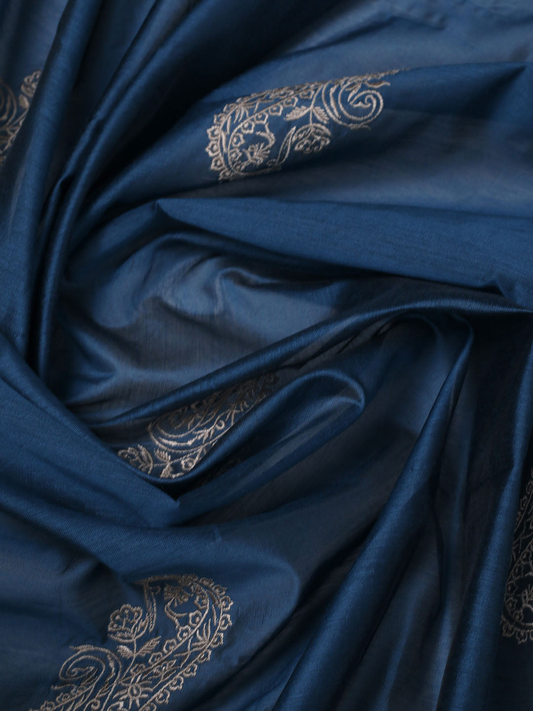 Embroidered Chanderi Kurta With Pant & Dupatta
