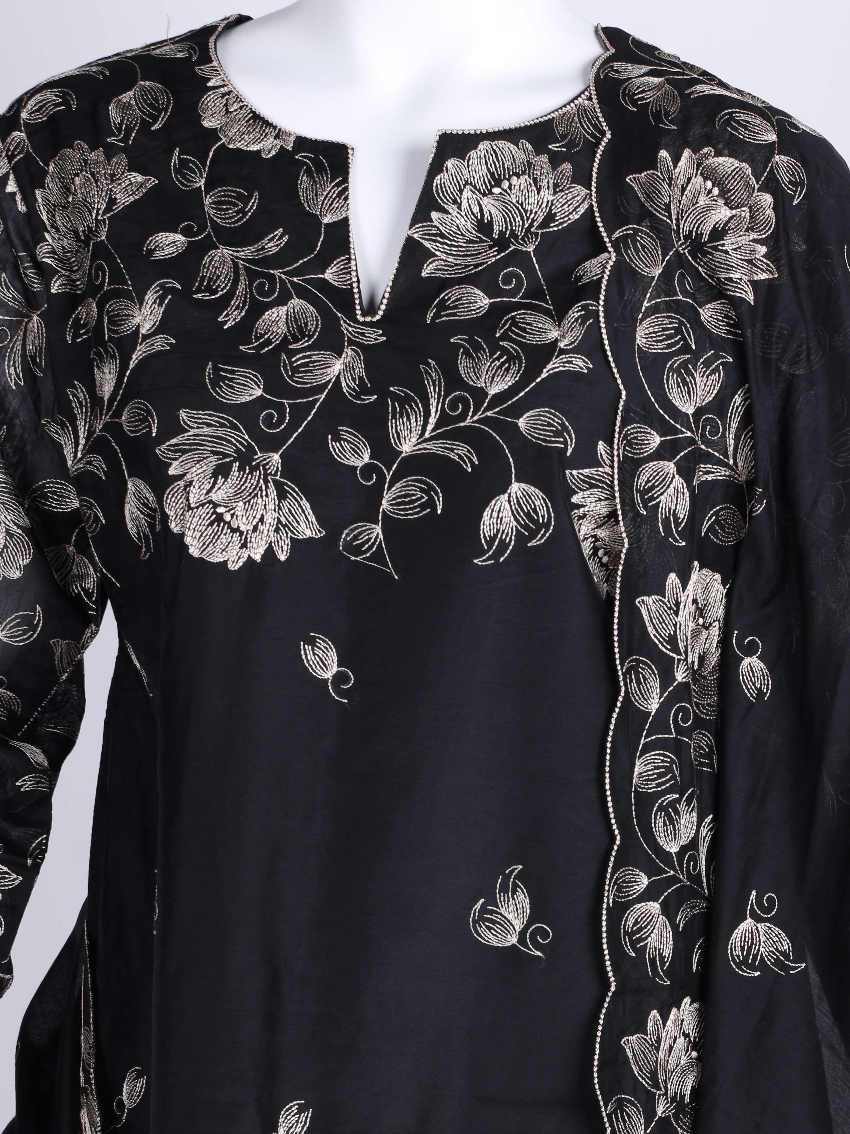 Embroidered Chanderi Kurta With Pant & Dupatta