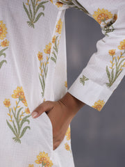 Floral Printed Cotton Blend  Kurta With Pants