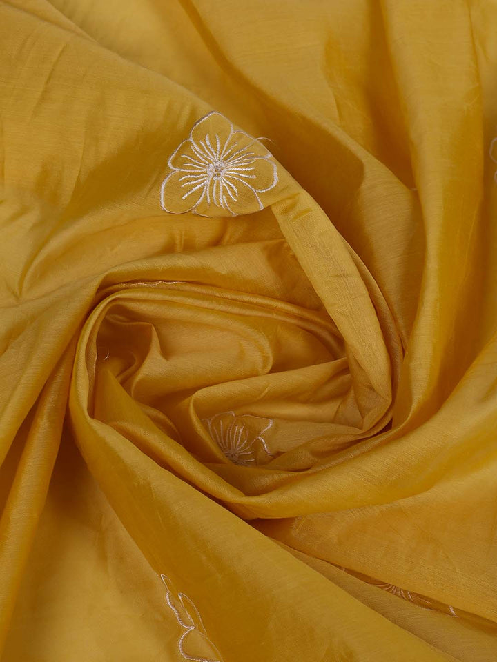 Embroidered Chanderi Kurta With Pant &amp; Dupatta