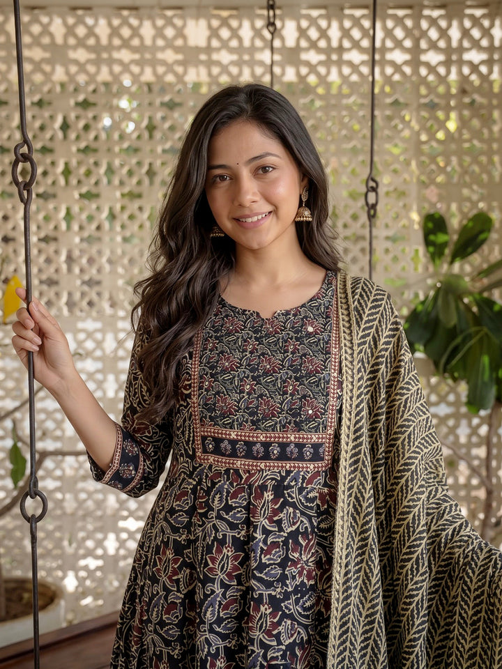 Black Printed Cotton Blend Kurta With Pant &amp; Dupatta