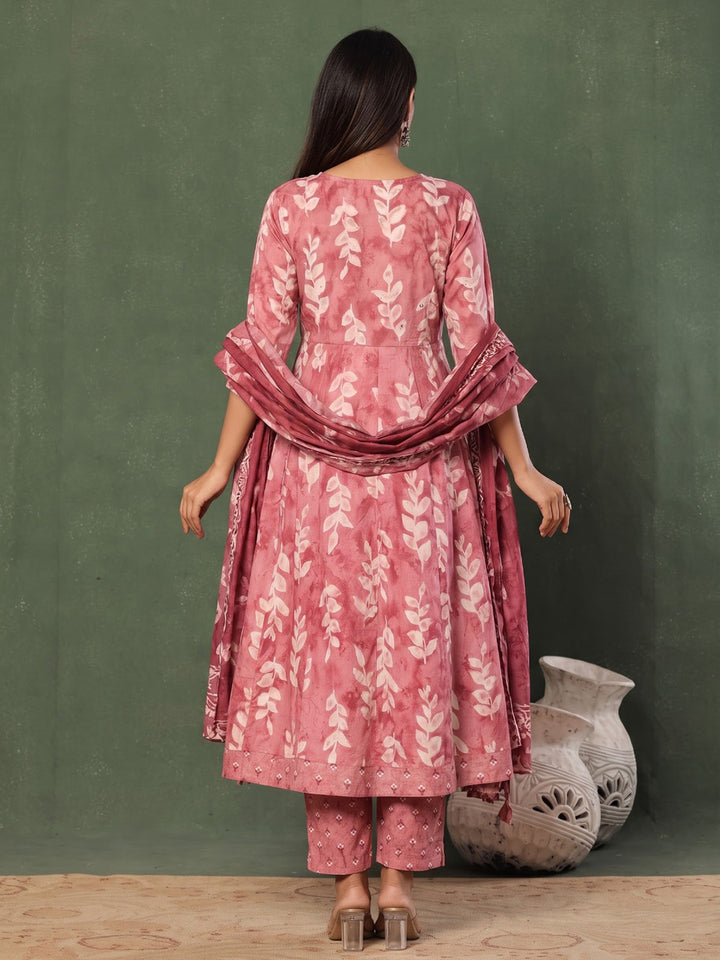 Onion Pink Printed Cotton Blend Kurta With Pant &amp; Dupatta