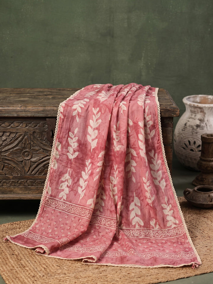 Onion Pink Printed Cotton Blend Kurta With Pant &amp; Dupatta