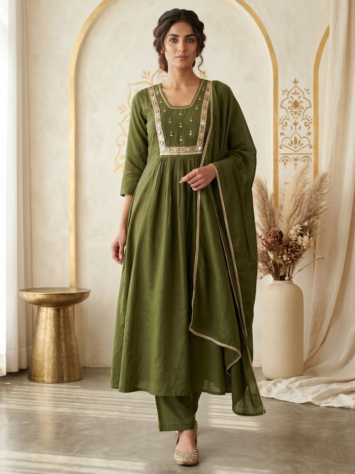 Green Printed Cotton Blend Kurta With Pant &amp; Dupatta