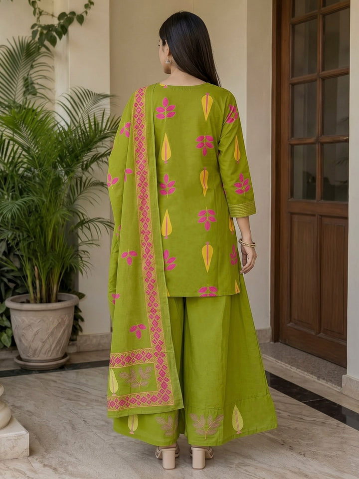 Green Printed Cotton Blend Kurta With Pant &amp; Dupatta