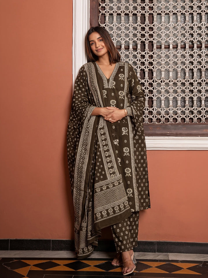Brown Embroidered Cotton Blend Kurta With Pant &amp; Dupatta
