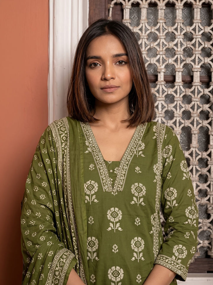 Green Embroidered Cotton Blend Kurta With Pant &amp; Dupatta