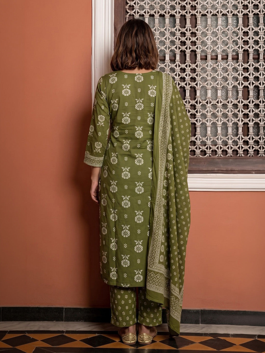 Green Embroidered Cotton Blend Kurta With Pant &amp; Dupatta