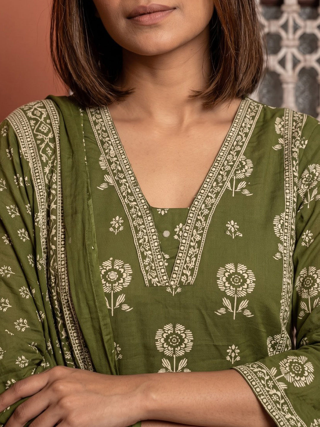 Green Embroidered Cotton Blend Kurta With Pant &amp; Dupatta