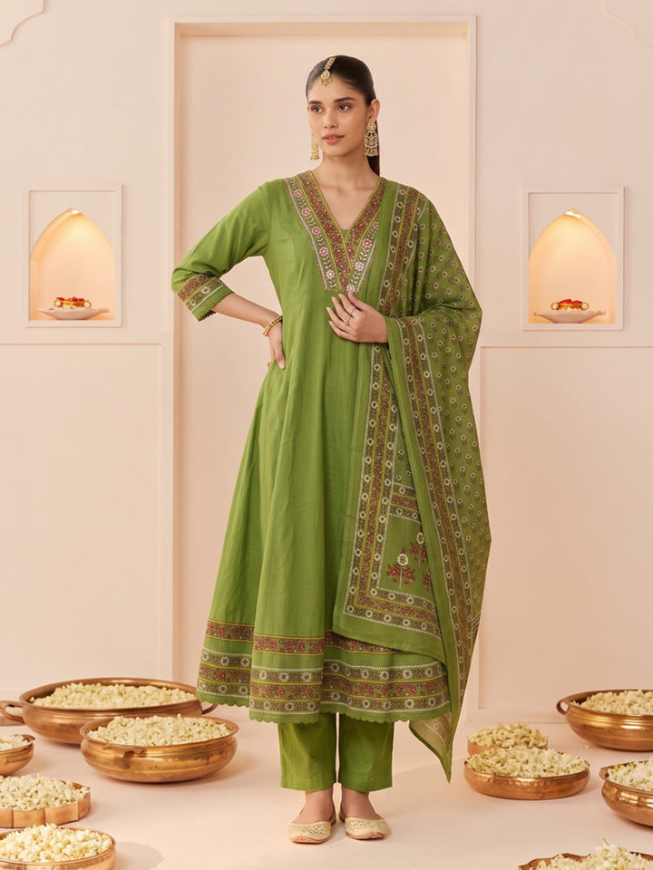 Green Embroidered Cotton Blend Kurta With Pant &amp; Dupatta
