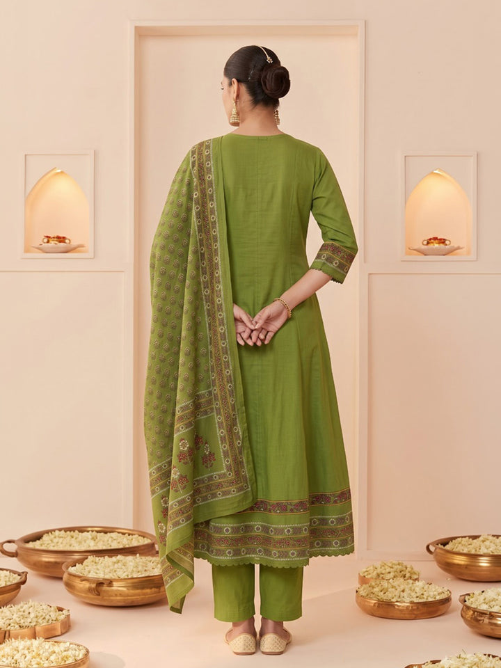 Green Embroidered Cotton Blend Kurta With Pant &amp; Dupatta
