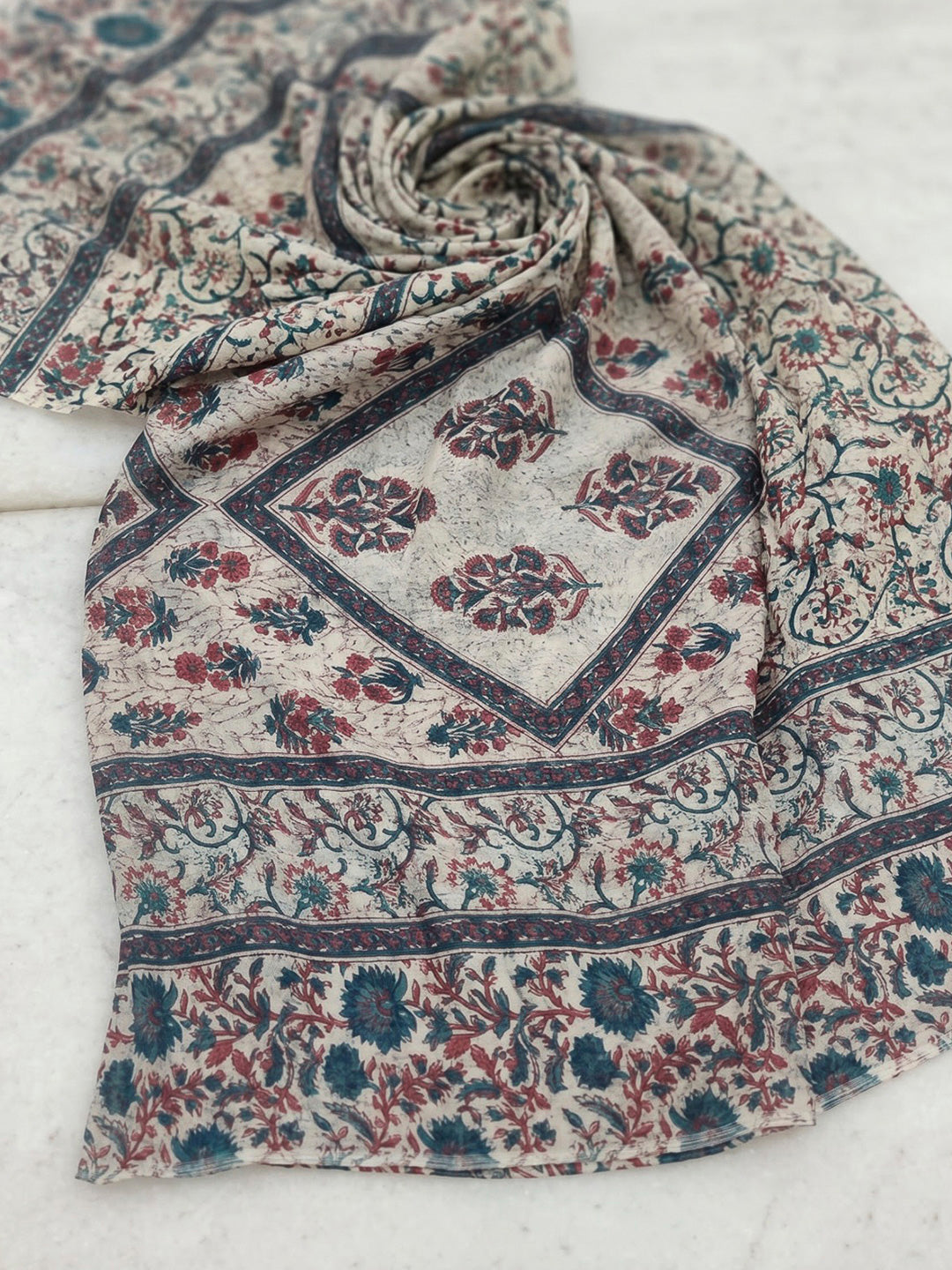 White Printed Cotton Blend Kurta With Pant &amp; Dupatta