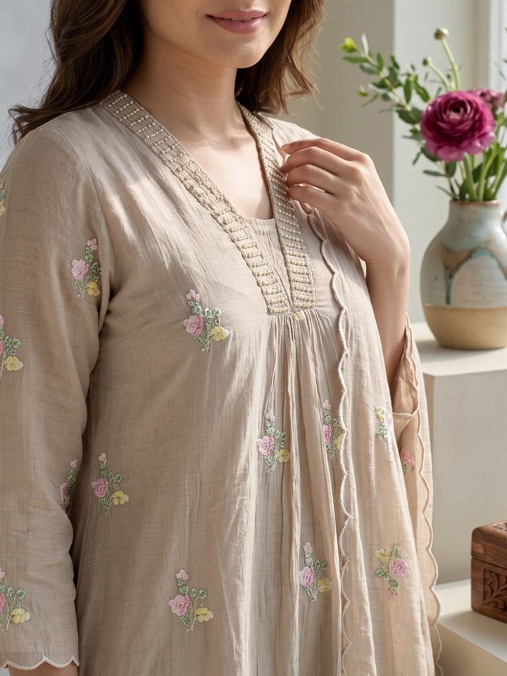 Beige Embroidered Chanderi Kurta With Pant &amp; Dupatta