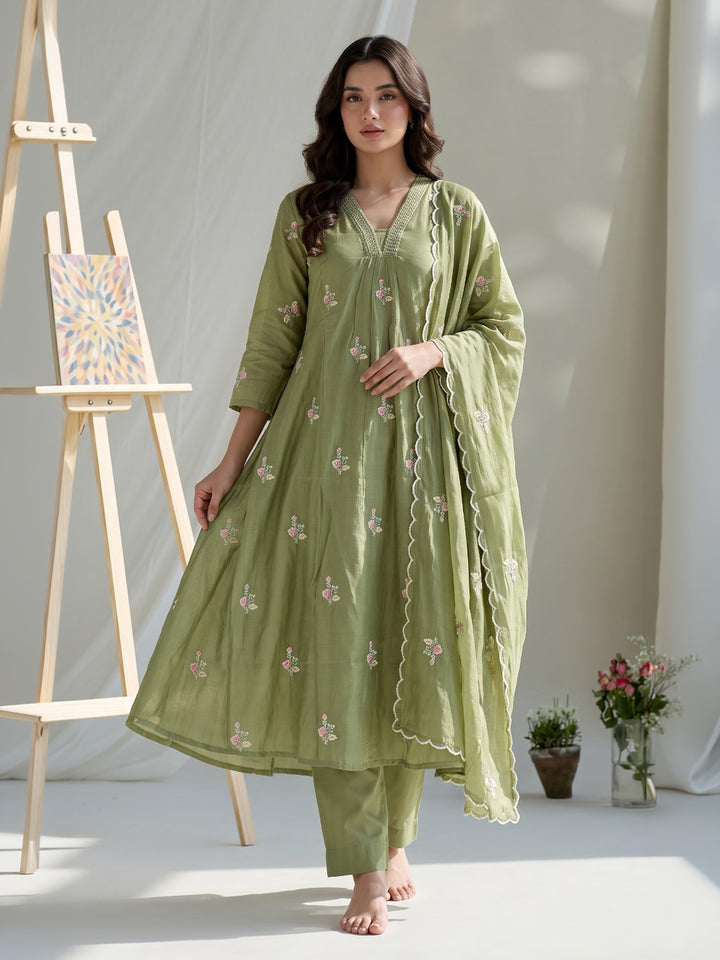 Green Embroidered Chanderi Kurta With Pant &amp; Dupatta