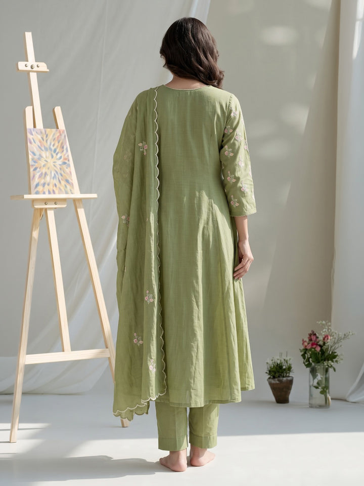 Green Embroidered Chanderi Kurta With Pant &amp; Dupatta