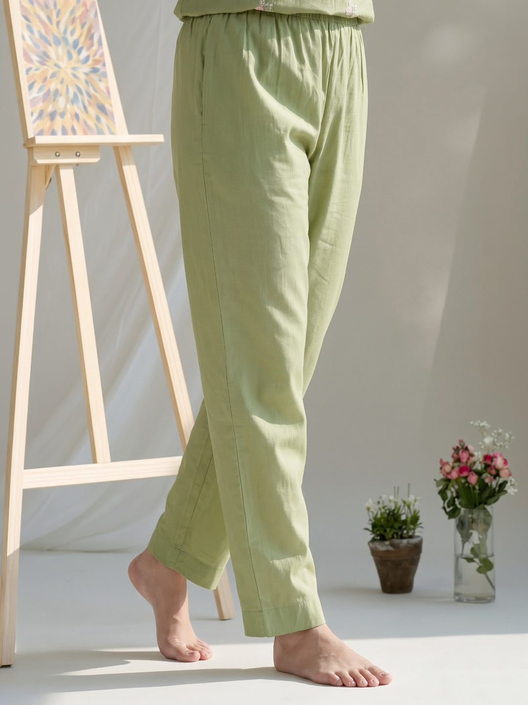 Green Embroidered Chanderi Kurta With Pant &amp; Dupatta