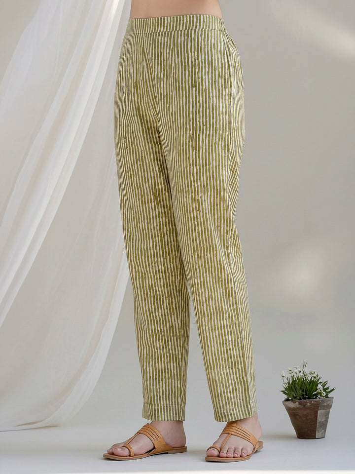 Green Printed Cotton Blend Kurta With Pant &amp; Dupatta