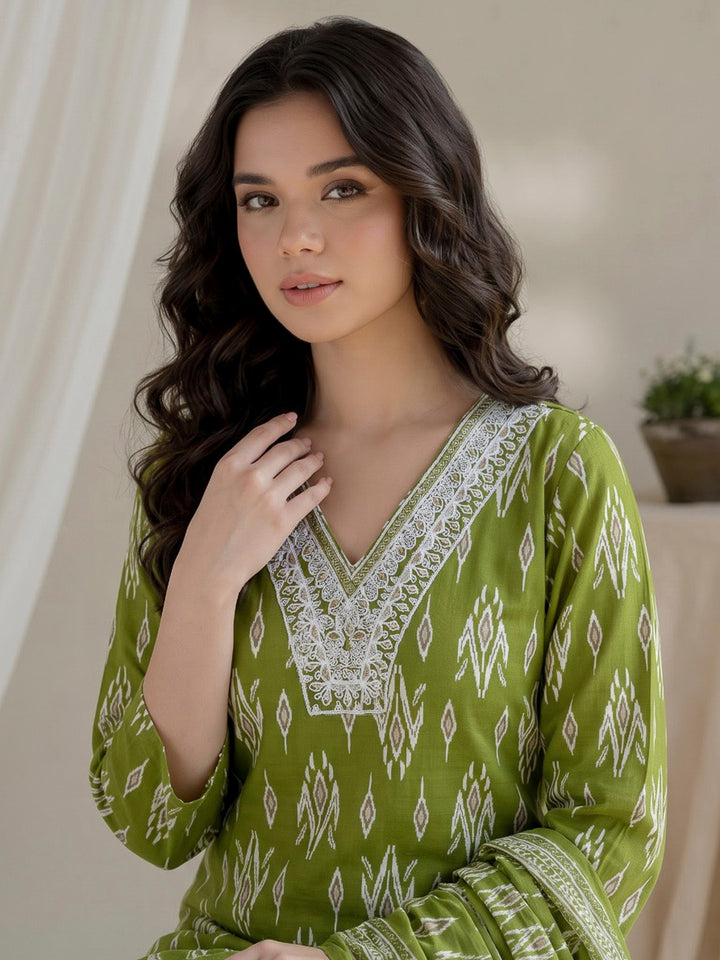 Green Printed Cotton Blend Kurta With Pant &amp; Dupatta