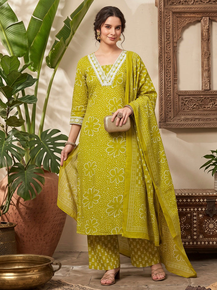 Green Printed Cotton Blend Kurta With Pant &amp; Dupatta