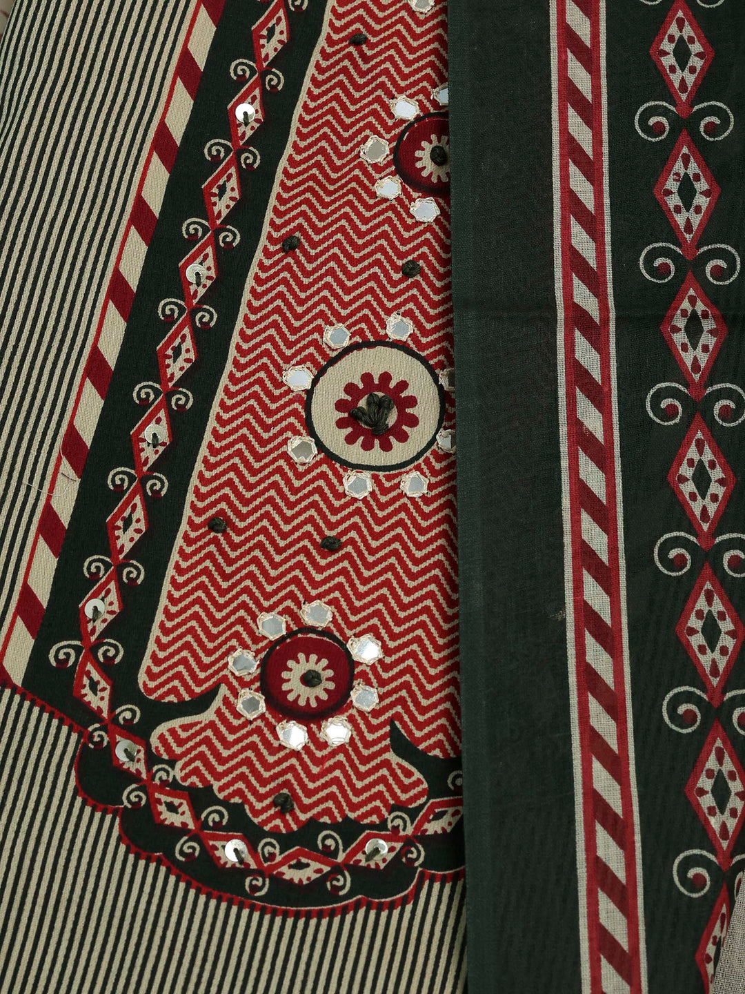 Green Cotton Blend Printed Unstitched Dress Material