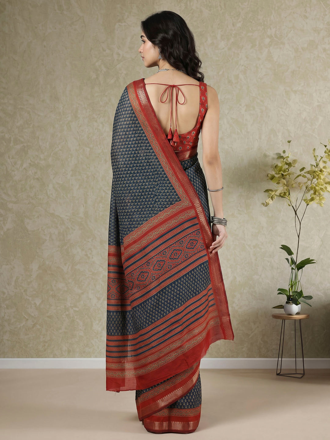 Blue Cotton Blend Printed Saree