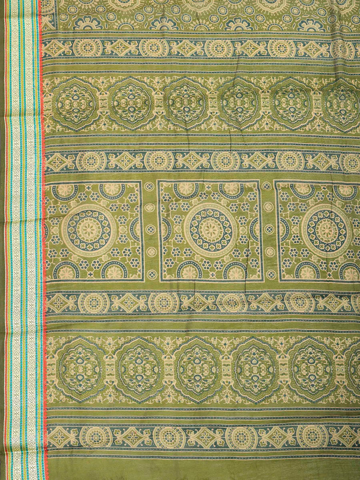 Green Cotton Blend Printed Saree