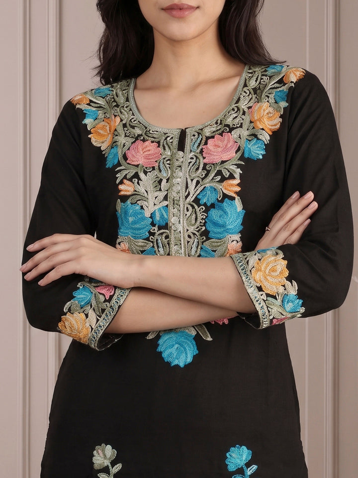 Black Cotton Blend Embroidered Kurta