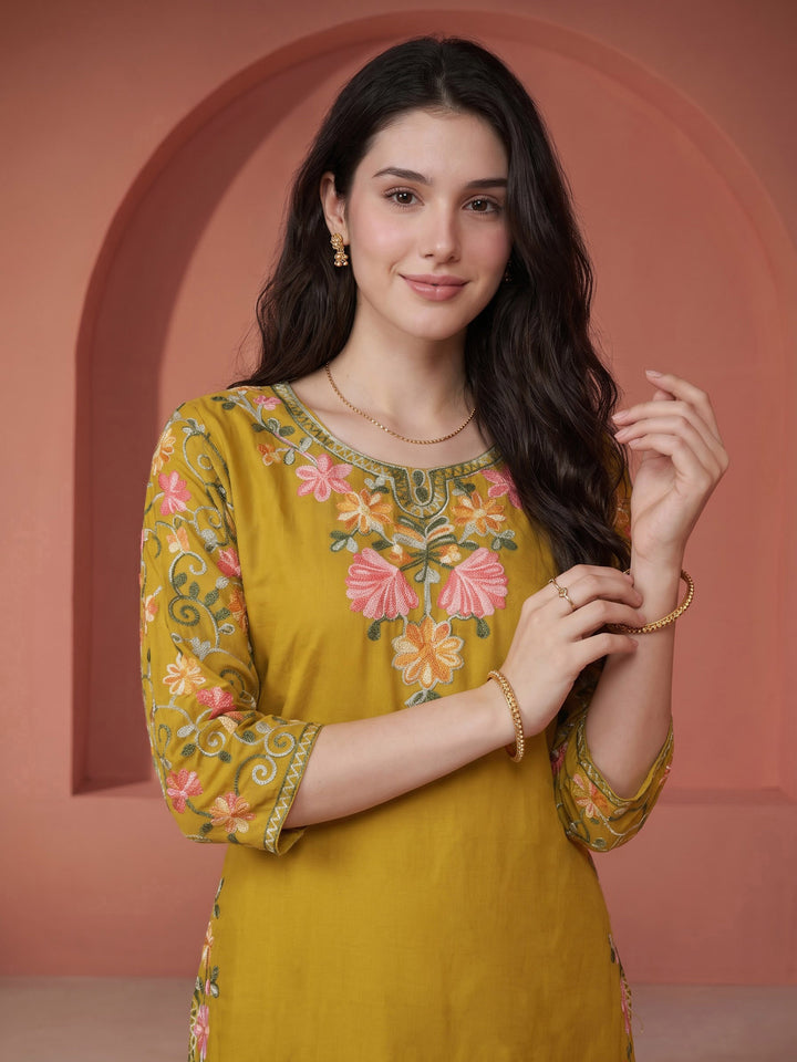 Mehndi Embroidered Cotton Blend Kurta Set