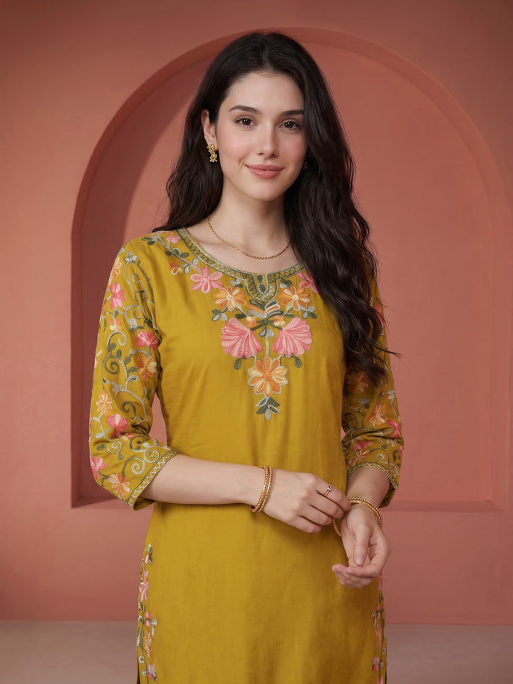 Mehndi Embroidered Cotton Blend Kurta Set